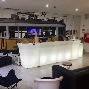  Hostel Golden Tram 242 &
